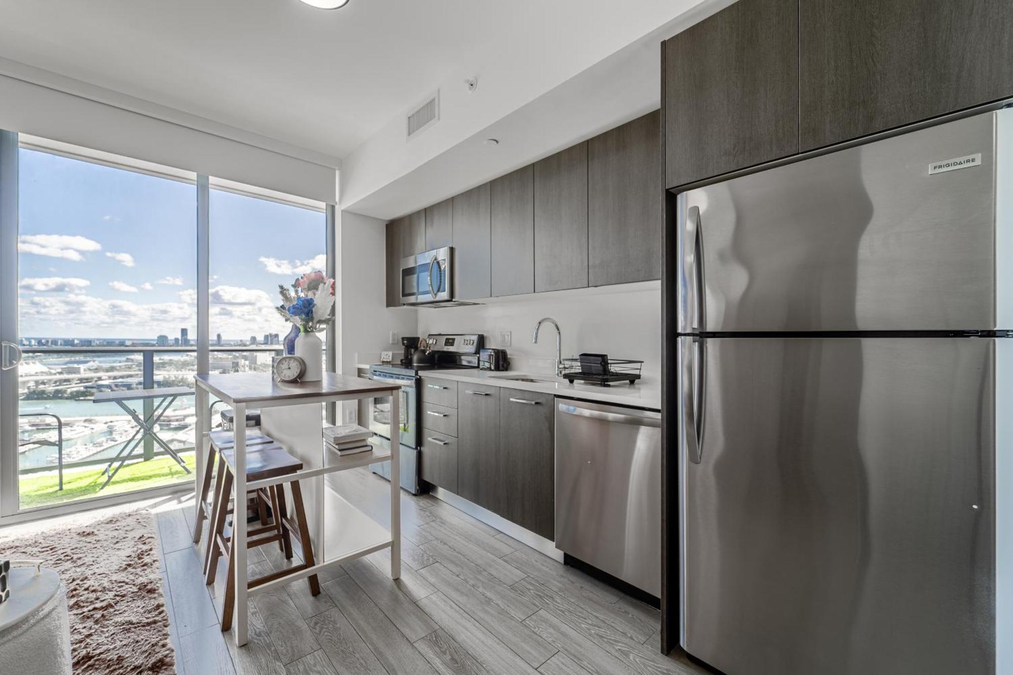 Tr Miami 2 Bedroom, 1 Bedroom, And Studio Condos With Balconies Екстер'єр фото