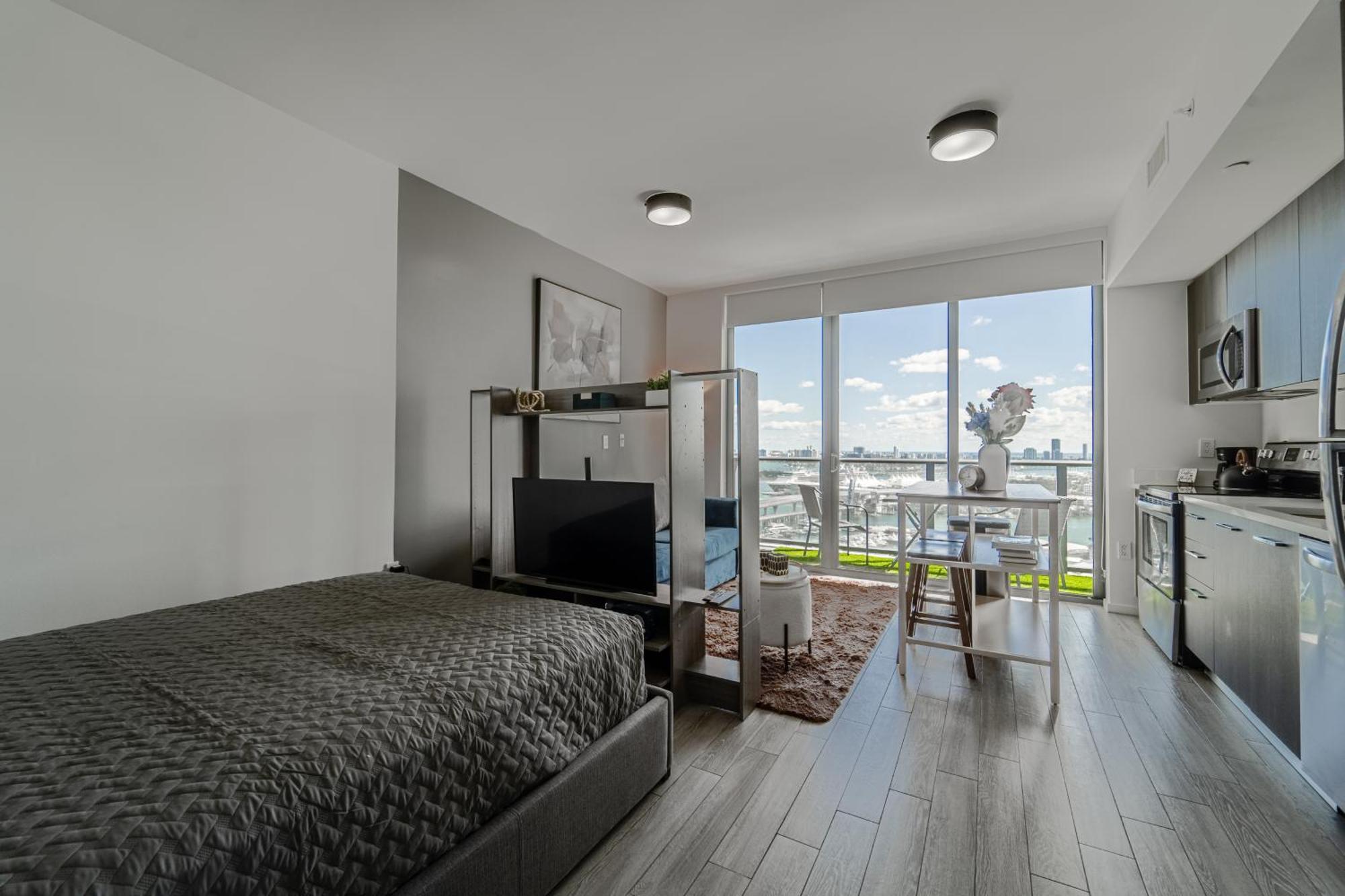Tr Miami 2 Bedroom, 1 Bedroom, And Studio Condos With Balconies Екстер'єр фото
