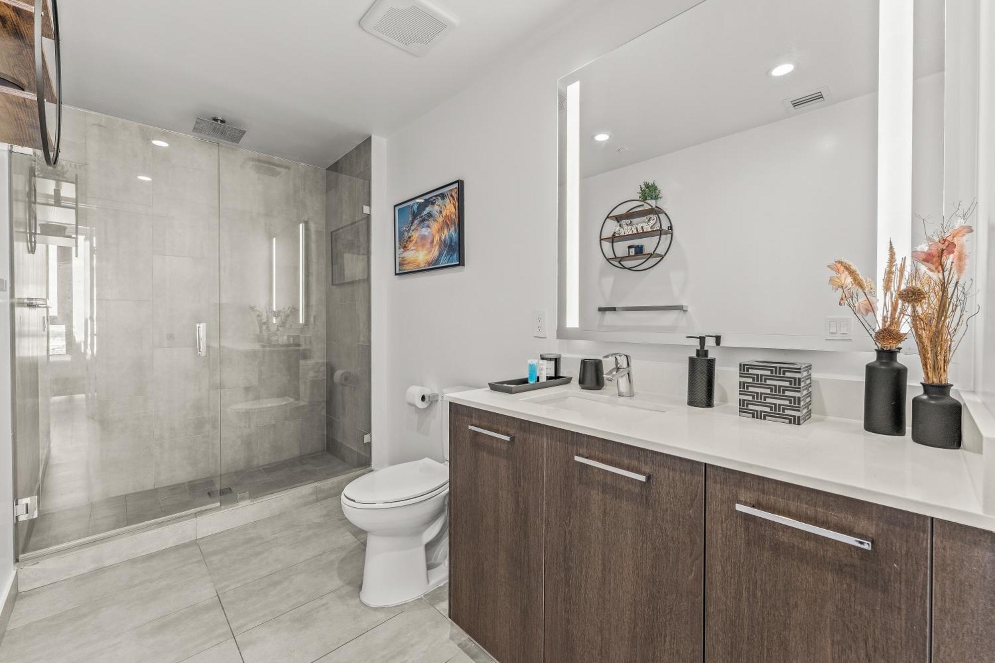 Tr Miami 2 Bedroom, 1 Bedroom, And Studio Condos With Balconies Екстер'єр фото