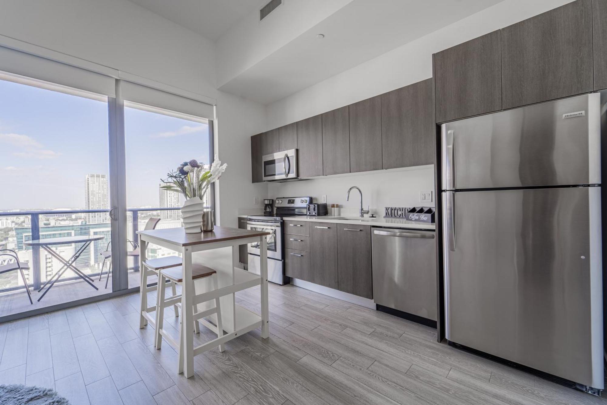 Tr Miami 2 Bedroom, 1 Bedroom, And Studio Condos With Balconies Екстер'єр фото